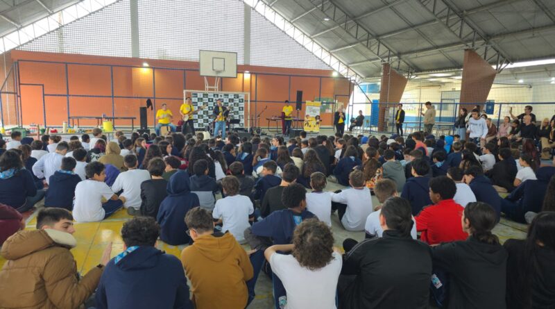 Musicando na Escola chega à 13ª edição e leva música a 20 escolas de Navegantes