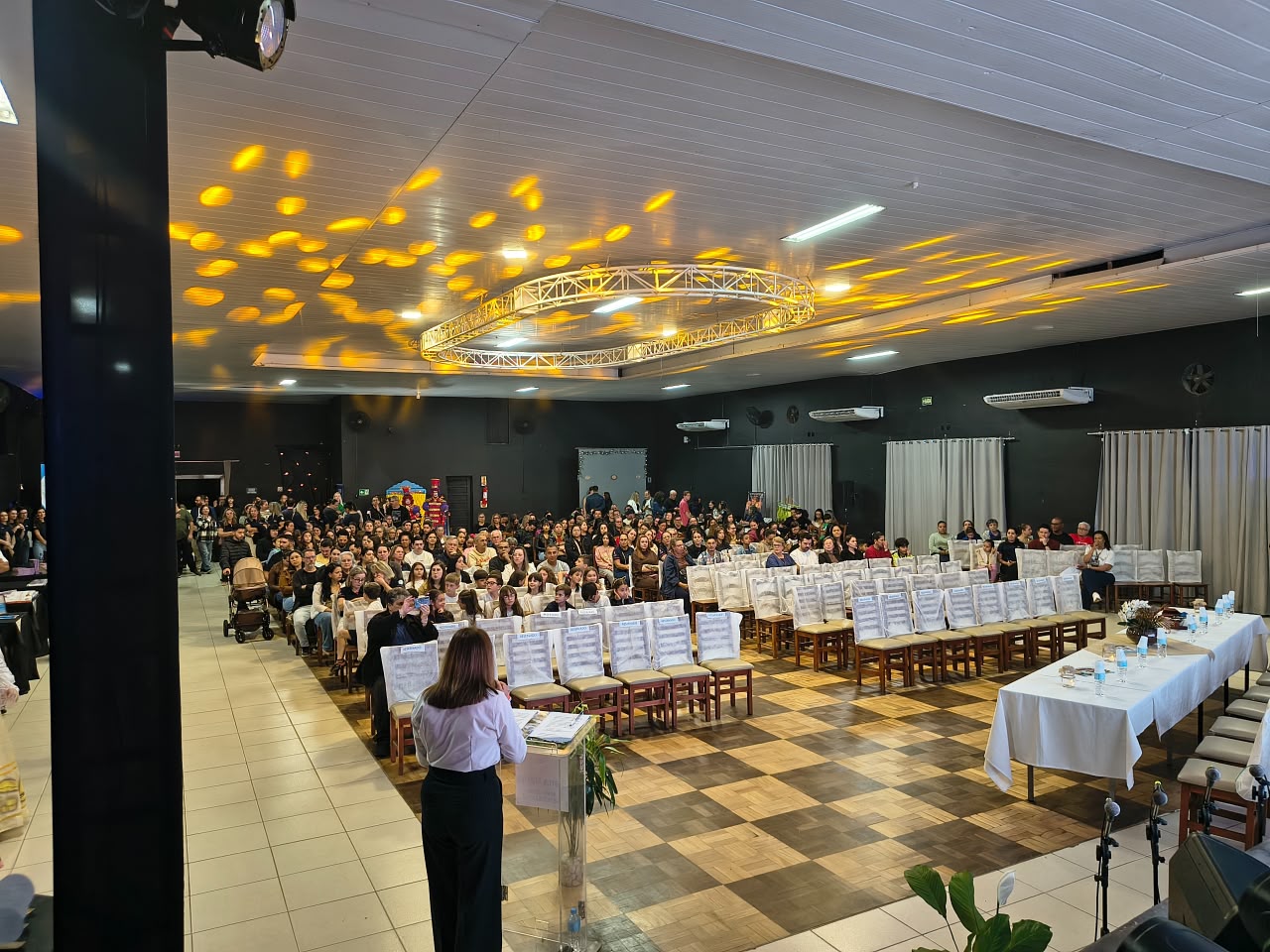 Noite Literária valoriza leitura e autores locais em Barra Velha