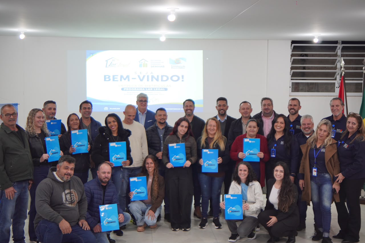 Prefeitura de Barra Velha entrega matrículas do Programa Lar Legal e retoma ações de regularização fundiária