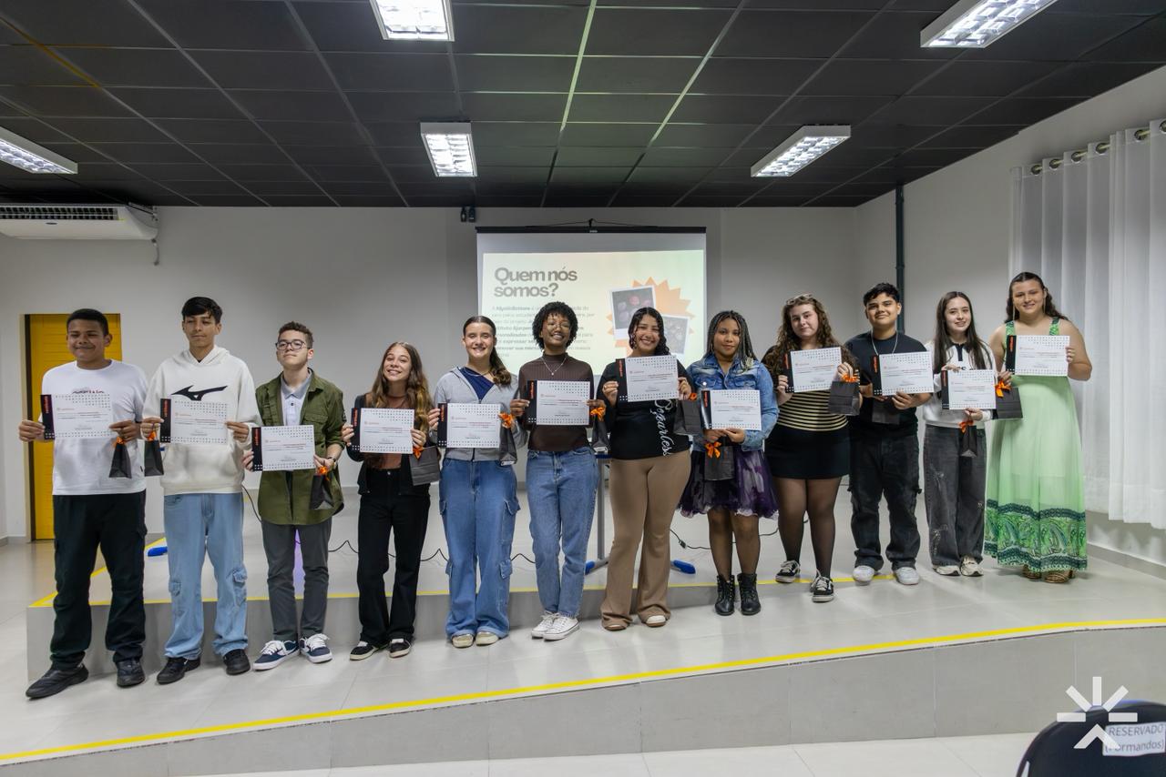 Projeto Jovem Empreende forma nova turma e incentiva empreendedorismo entre estudantes de escola pública em Joinville