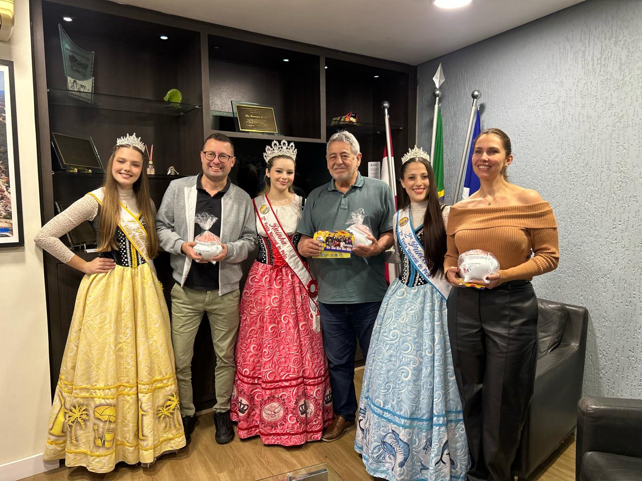 Realeza da Festa Nacional do Pirão visita São Francisco do Sul e convida população para evento