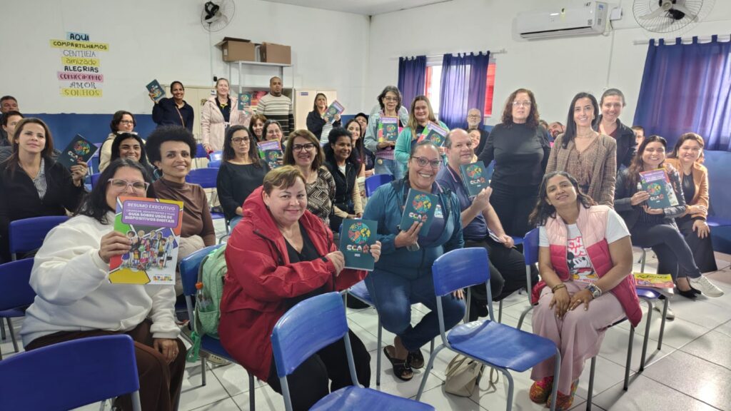 Escola Municipal Neusa Maria Rebello Vieira promove encontro pedagógico