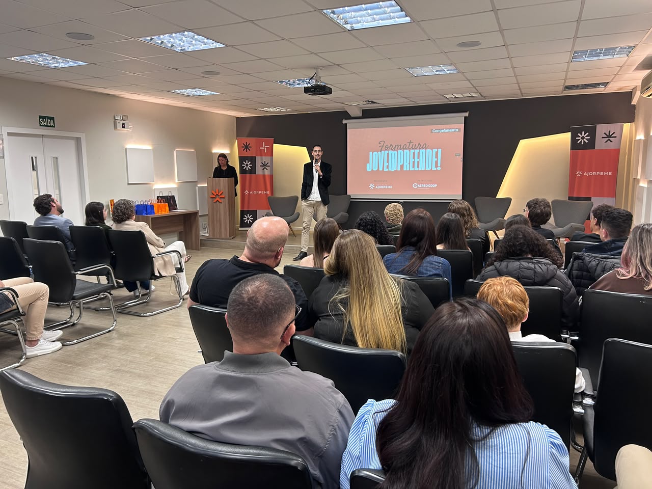 Jovem Empreende conclui nova turma e aproxima estudantes do empreendedorismo em Joinville
