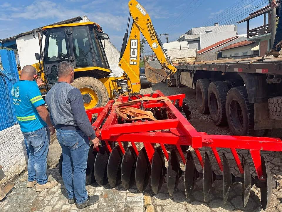 Prefeitura recebe novos equipamentos para fortalecer apoio aos agricultores de Balneário Piçarras