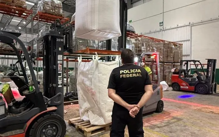 Polícia Federal flagra carregamento de cocaína que iria para Itália
