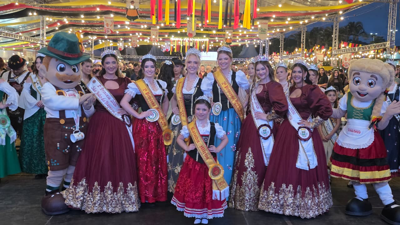 Realezas de São João do Itaperiú participam de encontro estadual e divulga a 9ª Festa da Carne