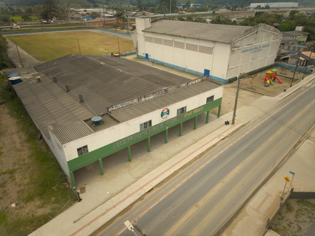 Prefeitura de Navegantes e Sociedade 1º de Maio desenvolvem projeto para novo complexo educacional e esportivo em Machados
