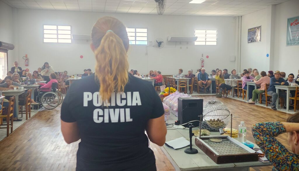 Prefeitura de Navegantes promove palestras sobre golpes contra idosos