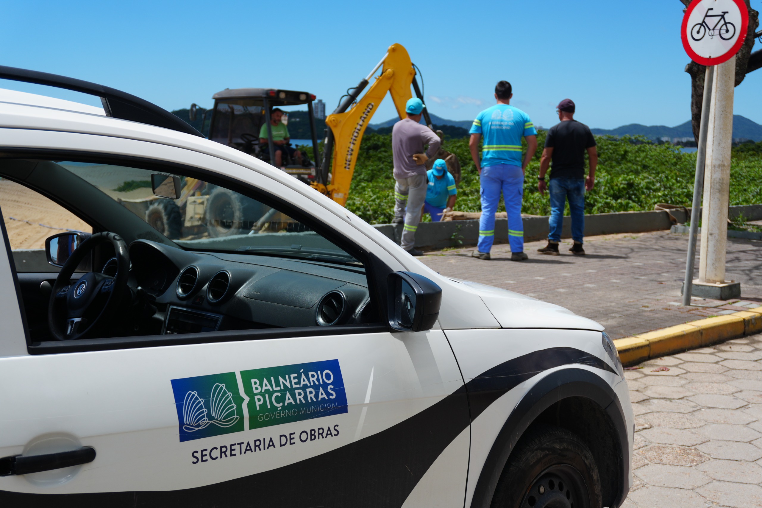 Prefeitura de Balneário Piçarras dá continuidade aos trabalhos de manutenção e melhorias na orla