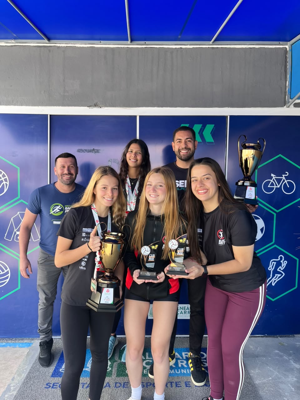Equipes de vôlei de Balneário Piçarras conquistam terceiros lugares em competições estaduais